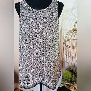 Women’s xL Max Studio dress shirt (sleeveless)